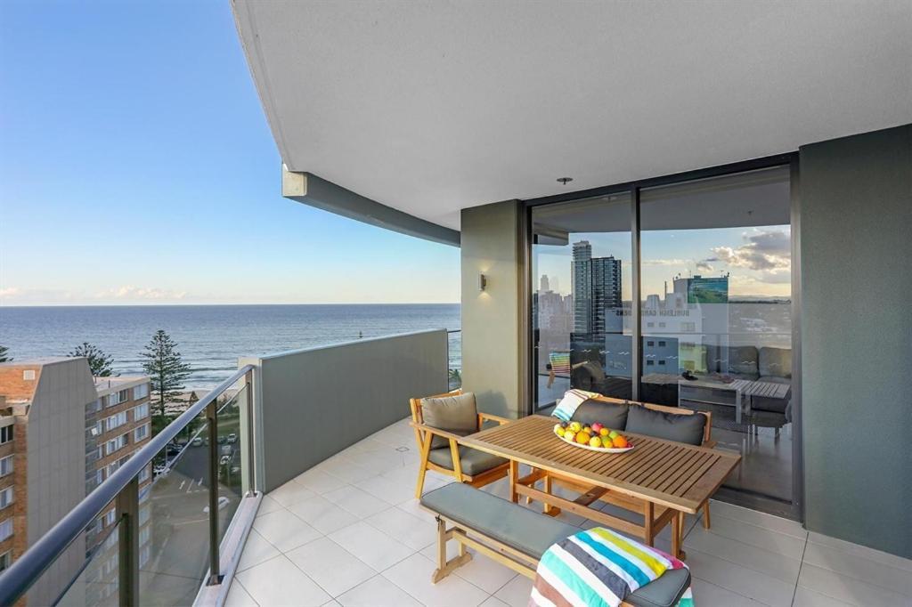 Ambience On Burleigh Beach Gold Coast Exterior photo